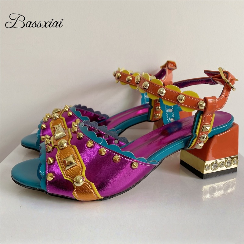Luxury Rivet T-Strap Sandals W - Luxury Lifestyle Shoes recensie en prijs